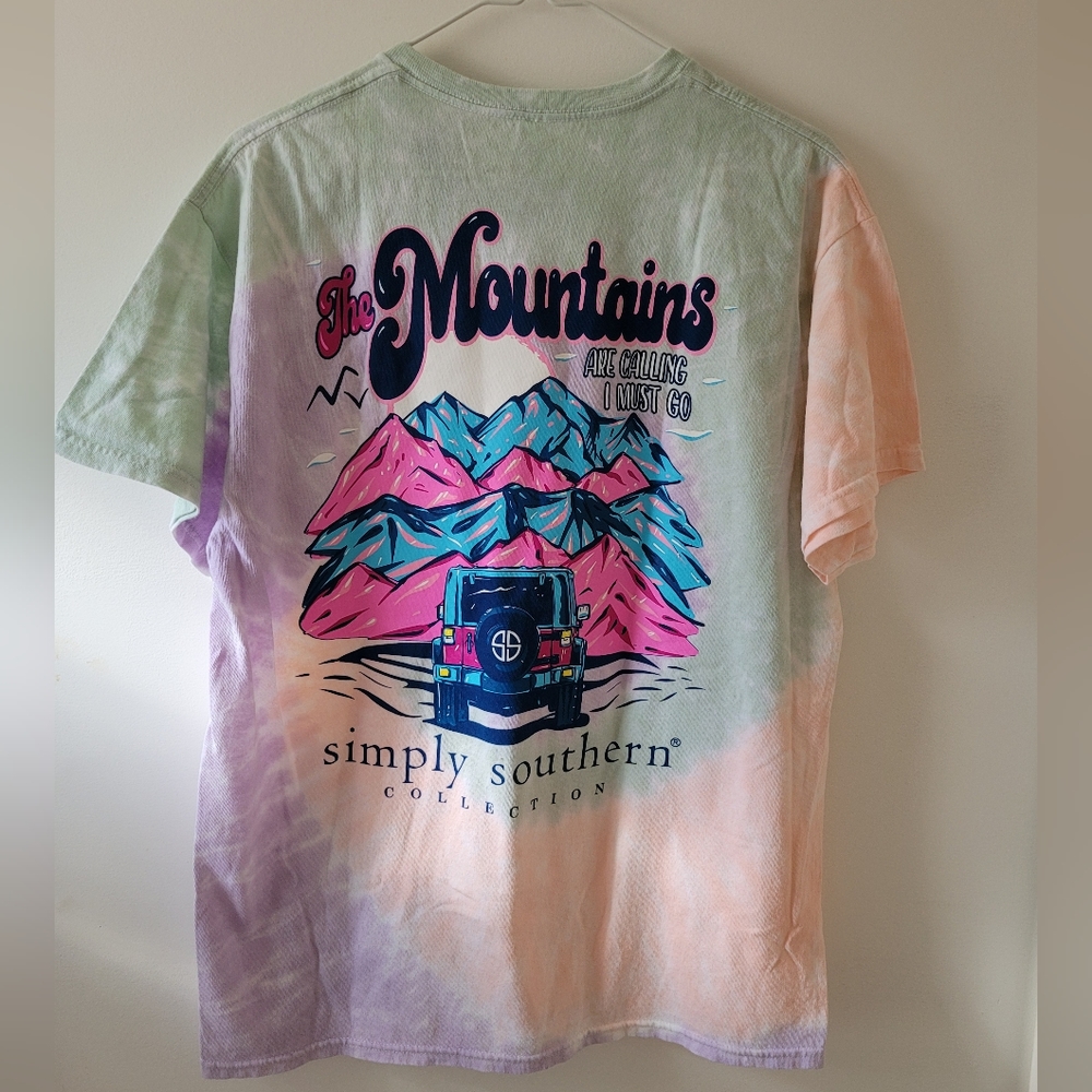 NWT Simply Southern "The Mountains Are Calling" T Shirt, size Large